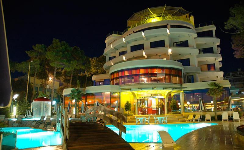Vela Hotel Restaurant Golem  Esterno foto
