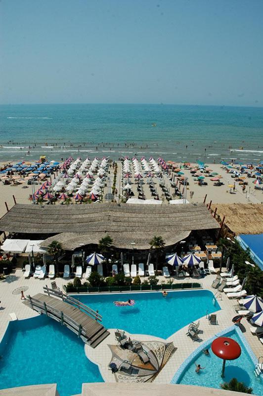 Vela Hotel Restaurant Golem  Esterno foto