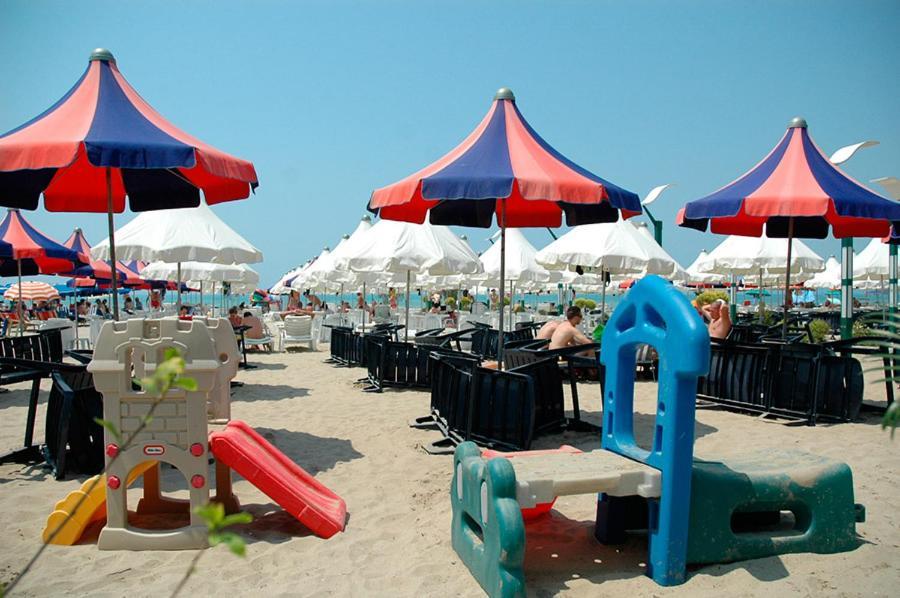 Vela Hotel Restaurant Golem  Esterno foto