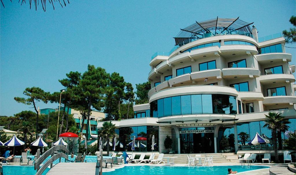 Vela Hotel Restaurant Golem  Esterno foto