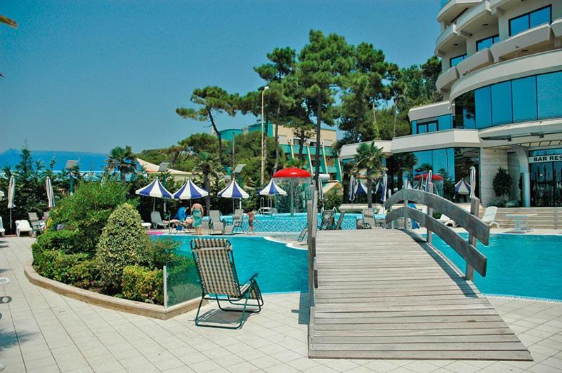 Vela Hotel Restaurant Golem  Esterno foto